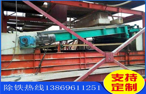 內(nèi)蒙古三盤平板磁選機(jī)