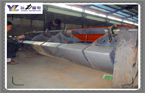 永磁磁選機(jī)，鳳城永磁磁選機(jī)的磁力_磁場(chǎng)強(qiáng)度能用多長(zhǎng)時(shí)間_工作原理型號(hào)_鳳城永磁磁選機(jī)的磁力場(chǎng)強(qiáng)分布圖 