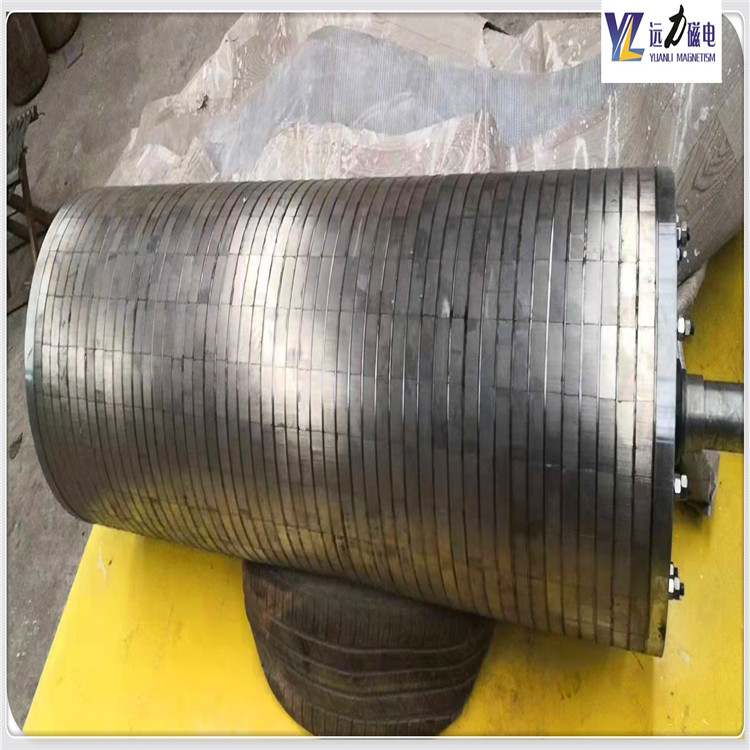 干式磁選機(jī)，干式磁選機(jī)帶領(lǐng)選礦行業(yè)走入新時代16000-18000gs_小型鐵礦石干式磁選機(jī)帶領(lǐng)選礦行業(yè)走入新時代16000-18000gs工作原理 _選礦流程 