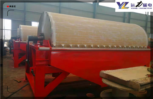 鈦鐵礦磁選機(jī)，鈦鐵礦磁選機(jī)的含鐵量指標(biāo)達(dá)到的要求有哪些？_型號參數(shù)_鈦鐵礦磁選機(jī)的含鐵量指標(biāo)達(dá)到的要求有哪些？磁場一般為多少_磁塊如何排列 