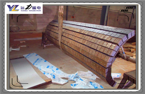 濕式磁選機(jī)，稀土永磁機(jī)具有高矯頑力超大型化方向發(fā)展！能用多長時間結(jié)構(gòu)圖_遠(yuǎn)力為您講述永磁筒磁選機(jī)刮泡時應(yīng)注意的問題！磁場分布圖 