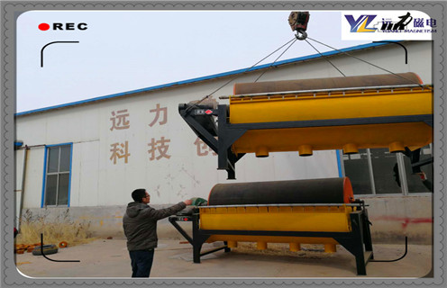 干式磁選機(jī)，連續(xù)自動(dòng)除鐵提純的干式磁選機(jī)獨(dú)特之處！_磁性礦粒鐵礦錳礦干式磁選機(jī)_干式強(qiáng)磁選機(jī)怎樣才能增加高磁感強(qiáng)度的屬性？工作視頻皮帶及結(jié)構(gòu)價(jià)格 