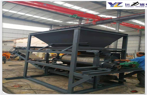 輥式磁選機(jī)，輥式磁選機(jī)的生產(chǎn)要注意細(xì)節(jié)問題_鐵礦選礦輥式磁選機(jī)的生產(chǎn)要注意細(xì)節(jié)問題磁場(chǎng)一般為多少_磁塊如何排列