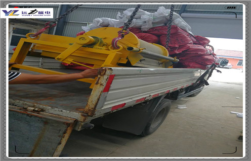 濕式磁選機(jī)，磁選機(jī)廠家濕式永磁磁選機(jī)效益高_(dá)釩鈦鐵礦磁選機(jī)廠家濕式永磁磁選機(jī)效益高型號(hào)參數(shù)及磁場強(qiáng)度