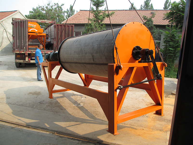 CTG鐵砂干選專用磁選機(jī) CTG鐵砂干選專用磁選機(jī)